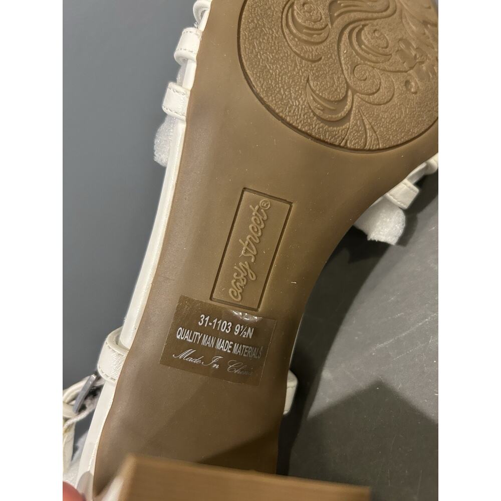Easy Street NWT Women's Slip-On White Heels Size 9.5 - Picture 5 of 5